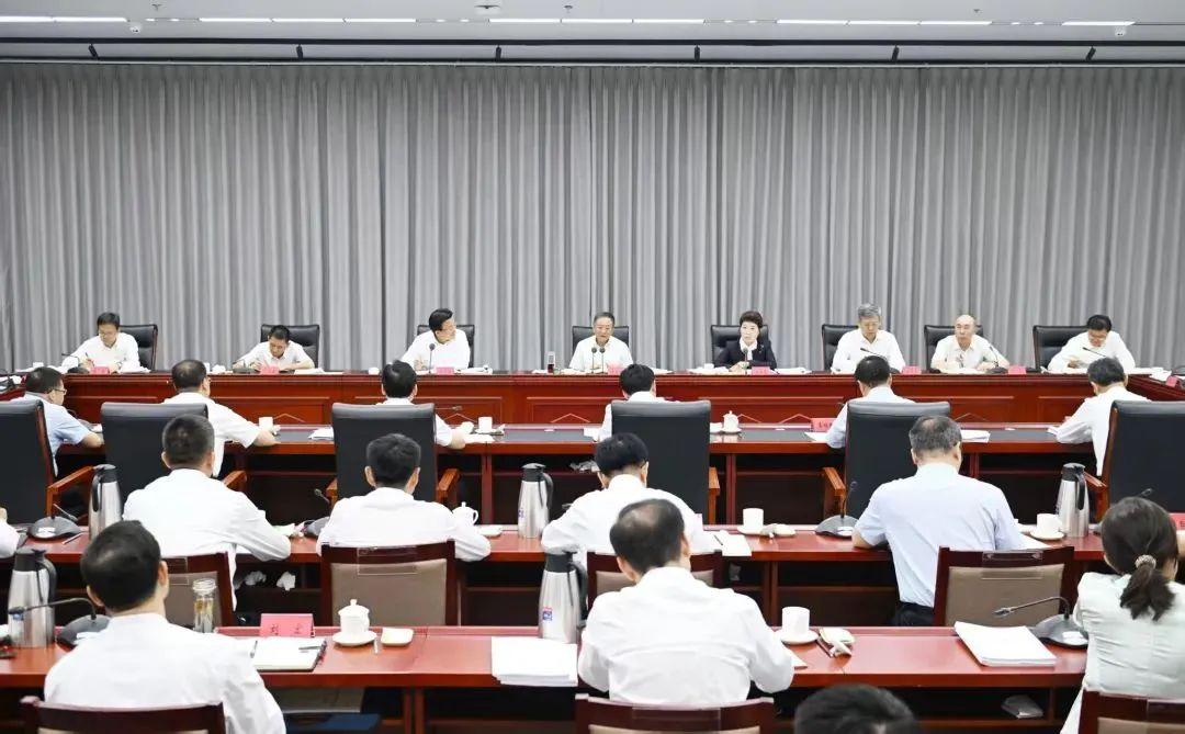 自治区推动区域协调发展东部片区会议在锡林浩特召开 孙绍骋主持 王莉霞出席